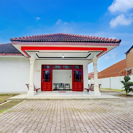 Hotel O Krakatau Near Universitas Muhammadiya Sumatra Utara Umsu メダン エクステリア 写真